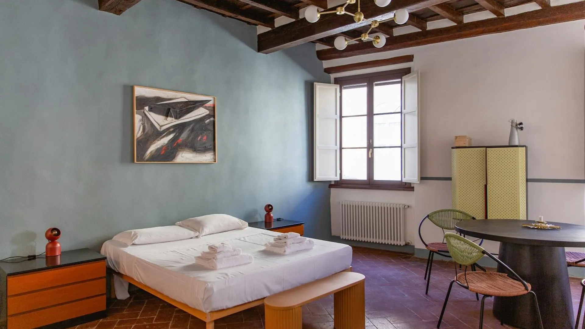 Stunning & Sunny Studio Near Piazza Santo Spirito Florence