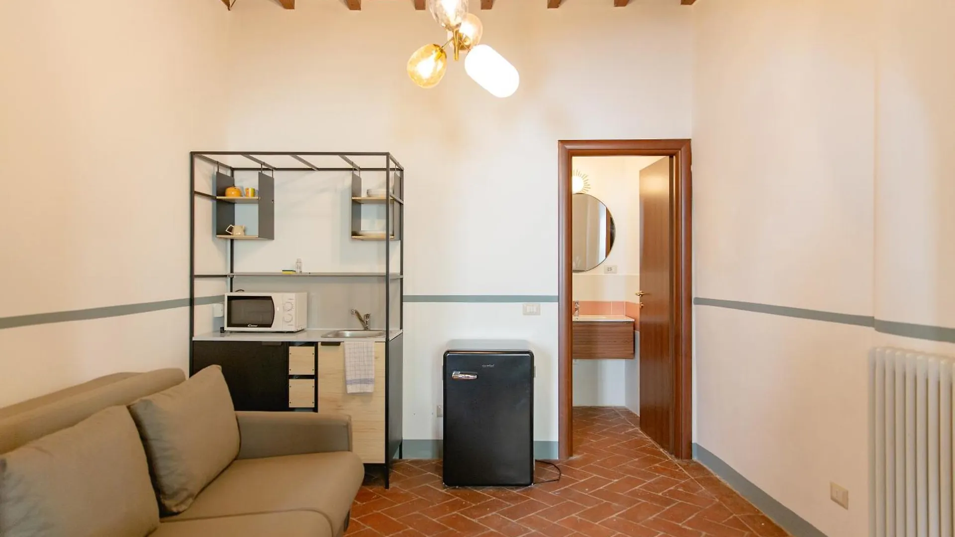 Stunning & Sunny Studio Near Piazza Santo Spirito Florence Italy