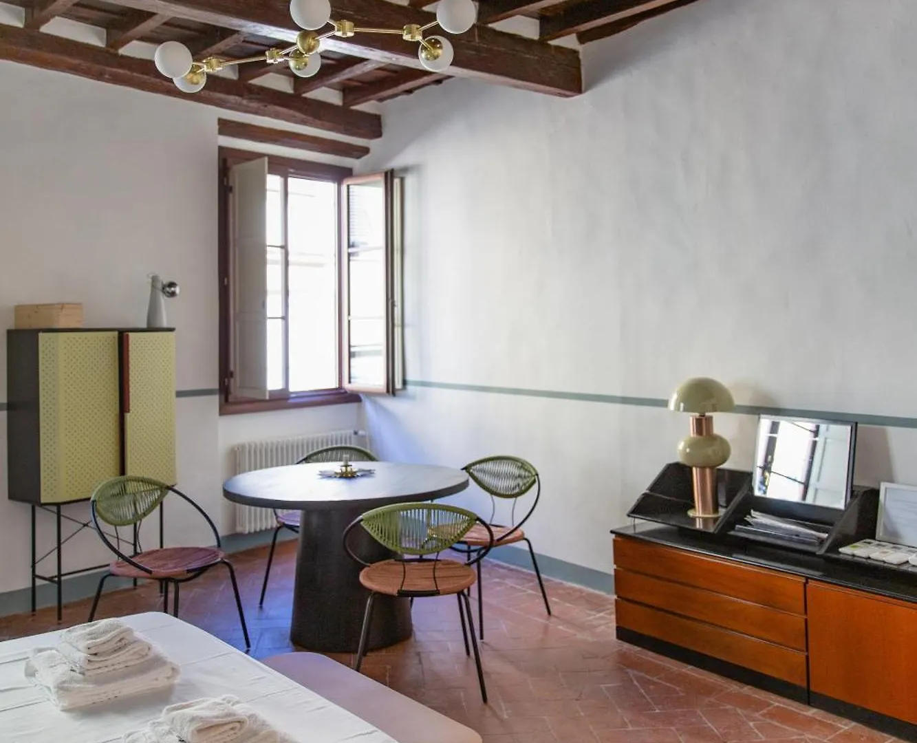 アパート Stunning & Sunny Studio Near Piazza Santo Spirito フィレンツェ イタリア